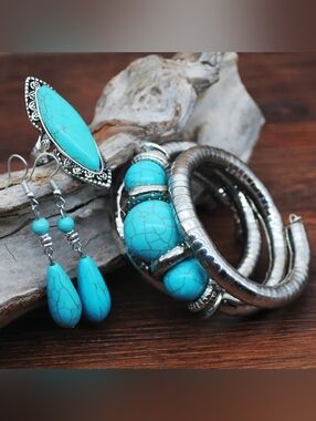 Turquoise Stone Jewelry Set - Ring, Earrings & Bracelet
